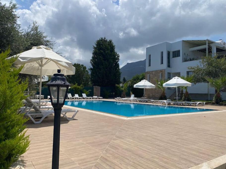 Girne/Zeytinlik 2+1 Muhtesem Terasli Daire Exteriér fotografie